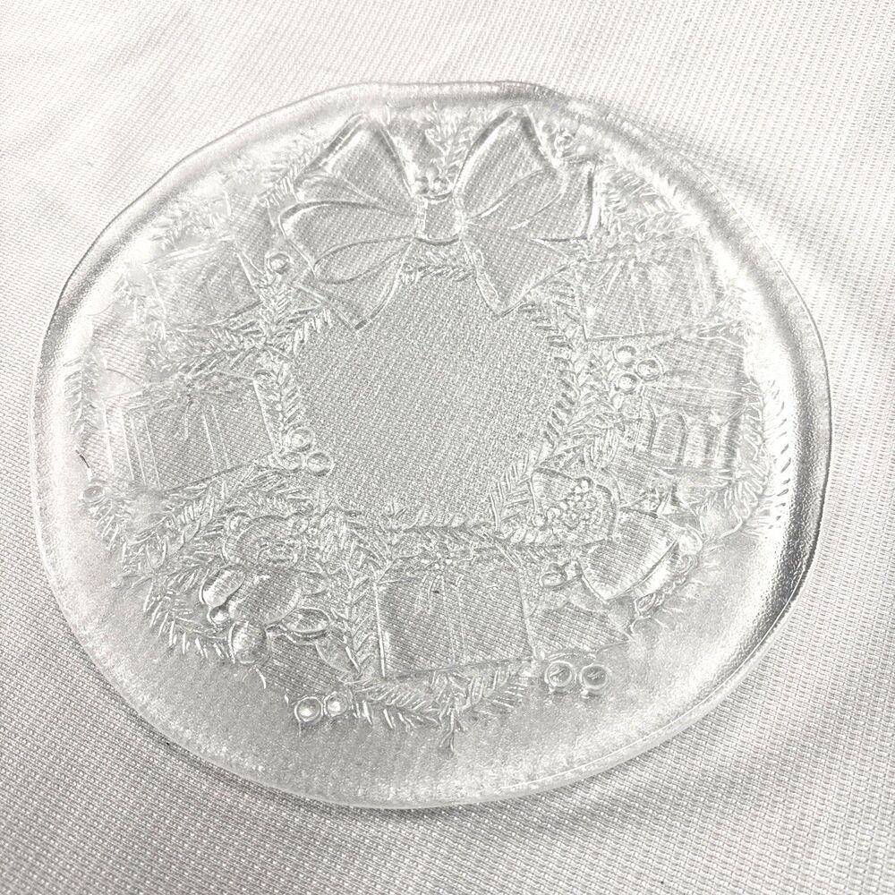 Vintage Made in Italy 12-3/4” Crystal Serving Platter Christmas Wreath - EUC